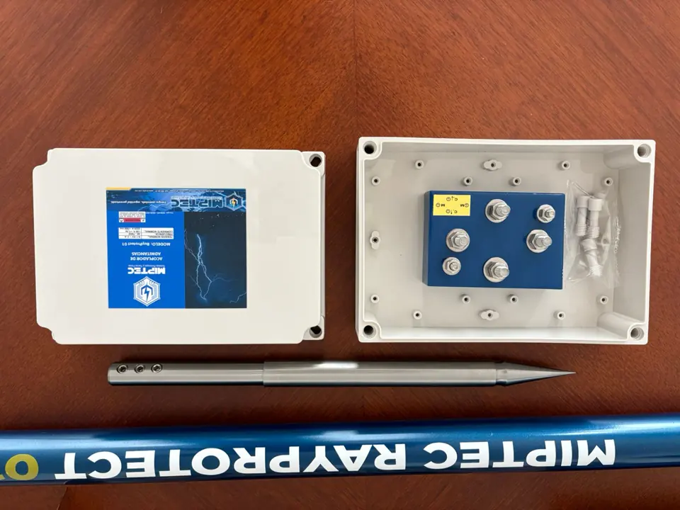 Acoplador sincronizador de admitancias MT-RayProtect 01 en gabinete IP53