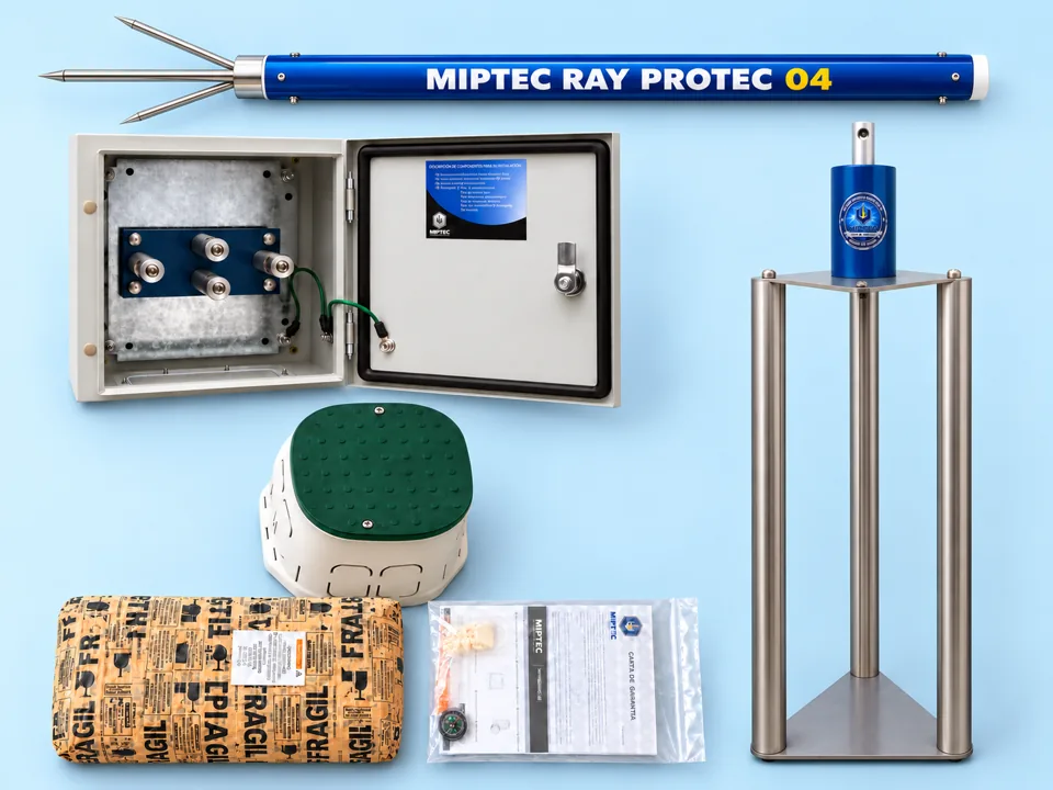 Kit MIPTEC RayProtect 04: punta triple, acoplador en gabinete metálico, electrodo magnetoactivo con base, registro, compuesto y carta de garantía